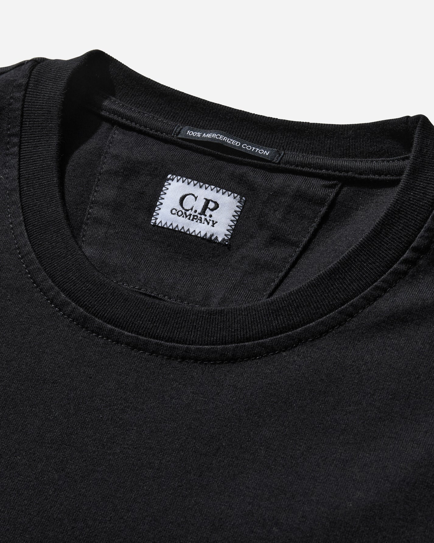 C.P. Company Mercerized 30-2 Jersey Twisted Longsleeved Pocket T-Shirt Black T-Shirts Longsleeve 17CMTS179A006203W 999